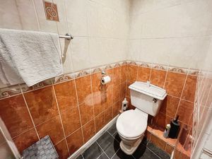 Bathroom - click for photo gallery